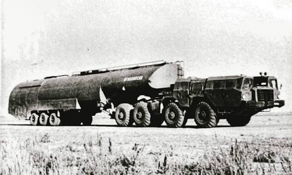 MAZ-74103 (avec 3e cabine?)